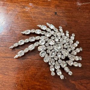 Stunning vintage brooch